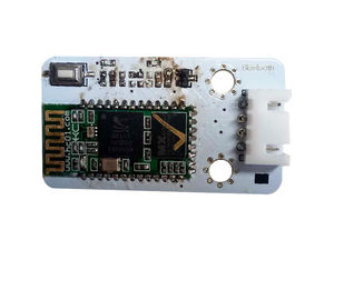 Biały bezprzewodowy moduł Bluetooth do inteligentnych telefonów lub komputerów i kontrolerów Arduino