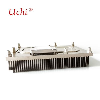 Bezwentylatorowe chłodzenie procesora z miedzianymi rurkami cieplnymi i aluminiowymi żebrami typu "zipper"