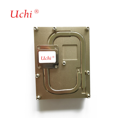 Bezwentylatorowe chłodzenie procesora z miedzianymi rurkami cieplnymi i aluminiowymi żebrami typu "zipper"